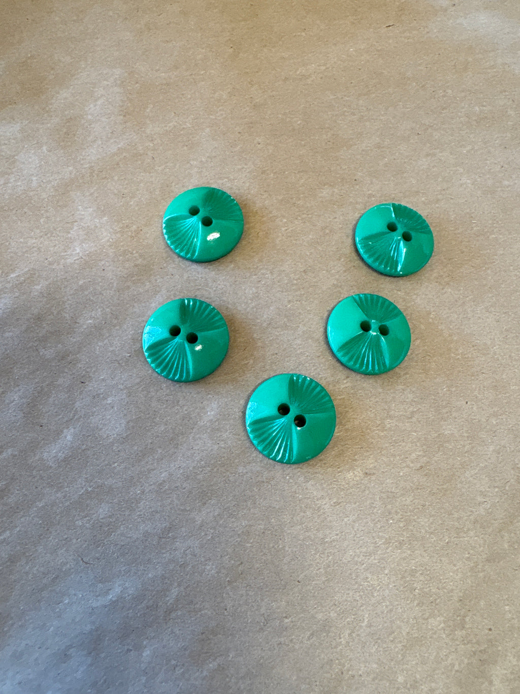 Corozo deco style 2 hole green button