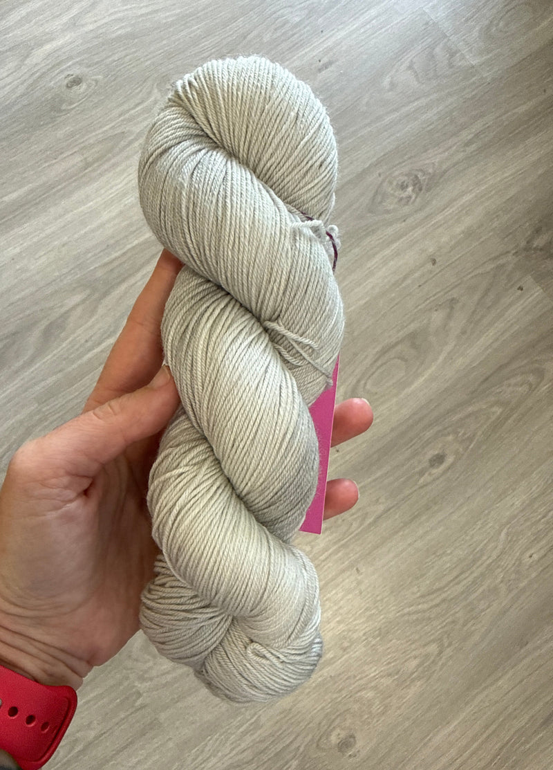 Knitsch Yarns Merino 4ply - Uncharacteristically Subtle