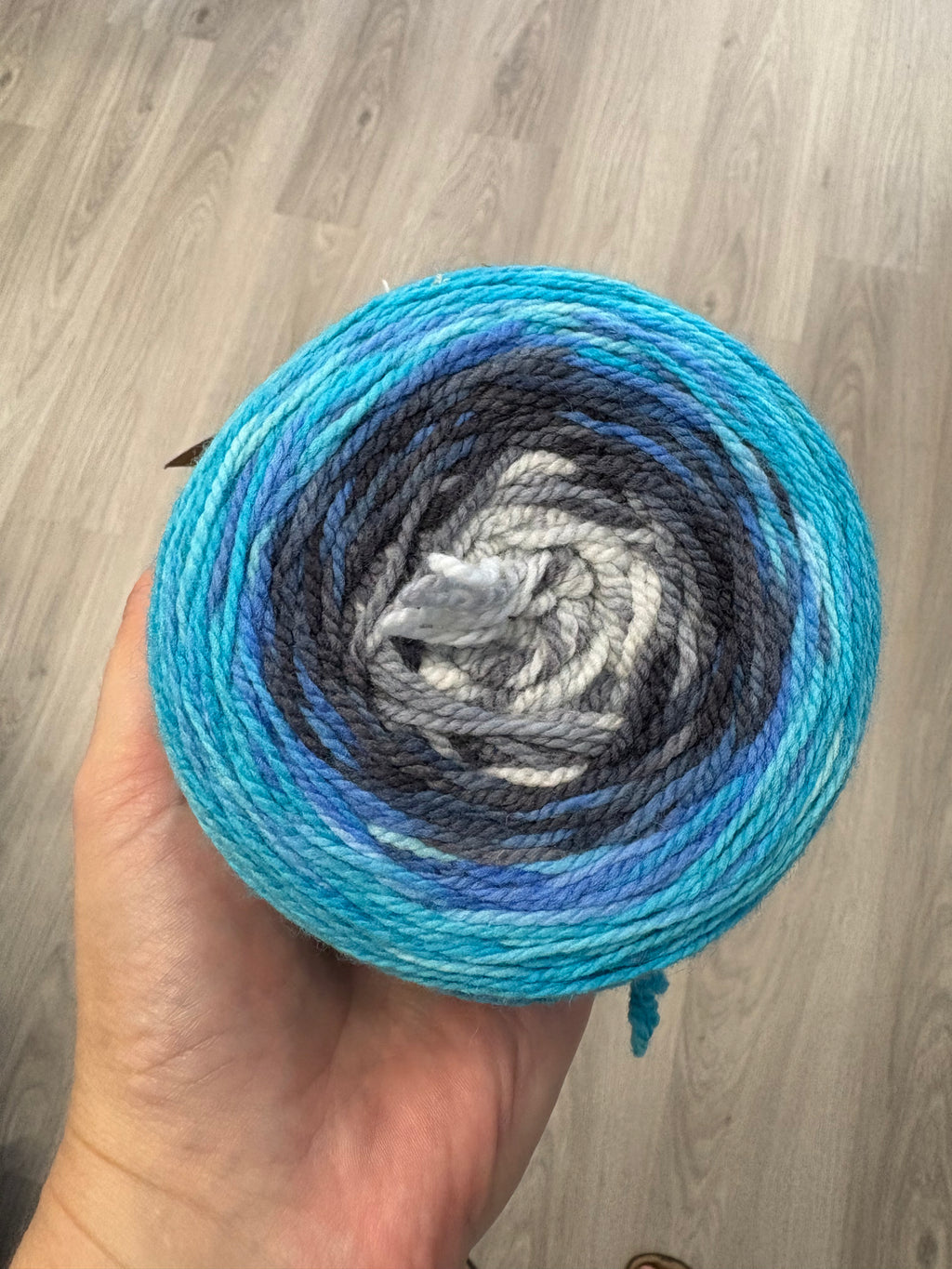 Nunnaba White Gum Wool 4ply - Re-loved