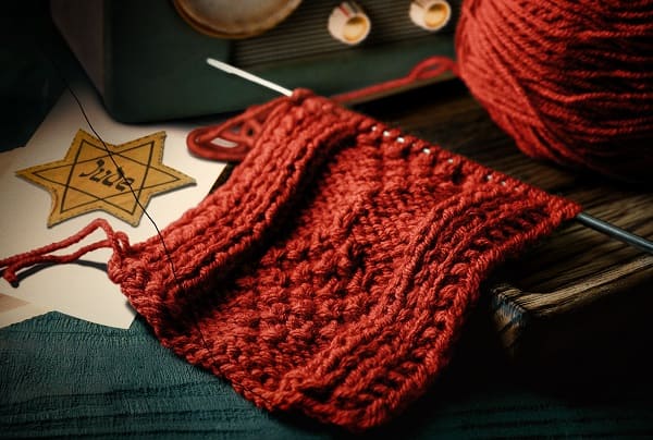 Four Red Sweaters - Lucy Adlington