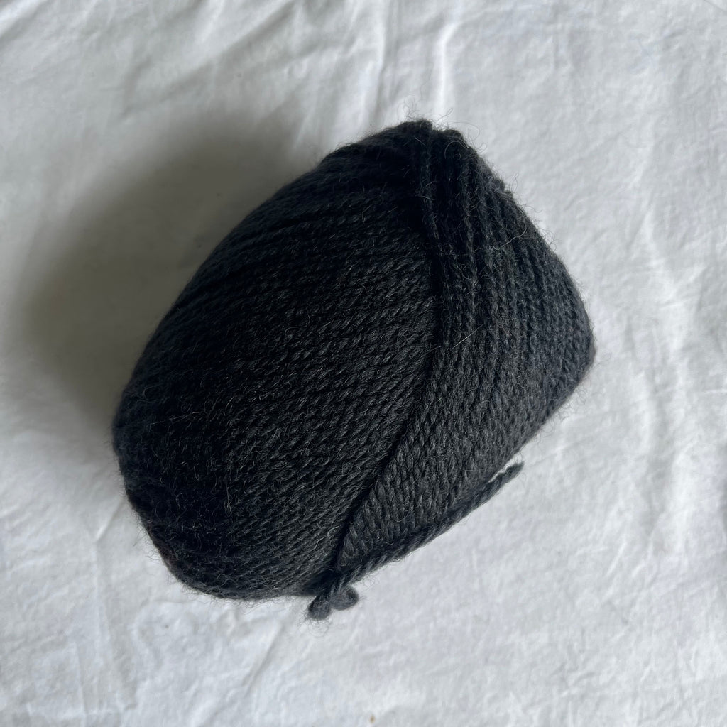 Machine washable 8ply wool - Re-loved